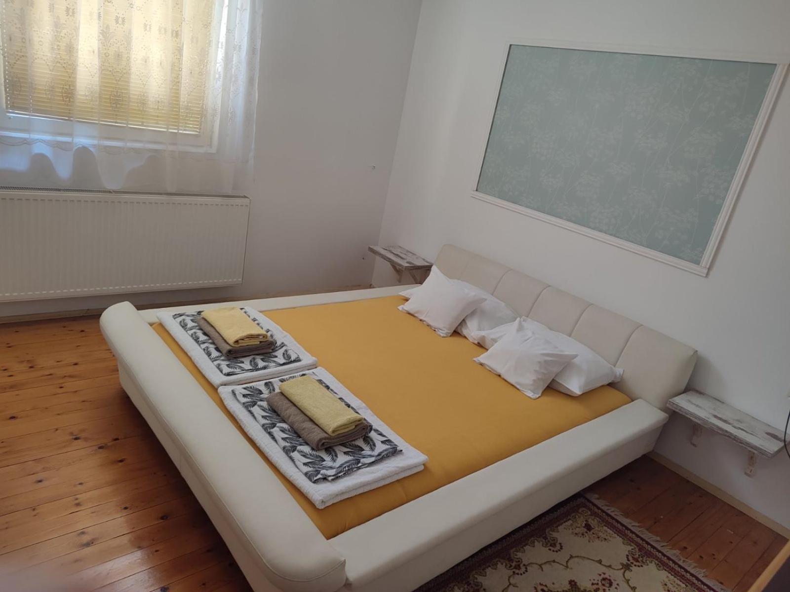 Apartman Centar ครูเชวัซ ภายนอก รูปภาพ